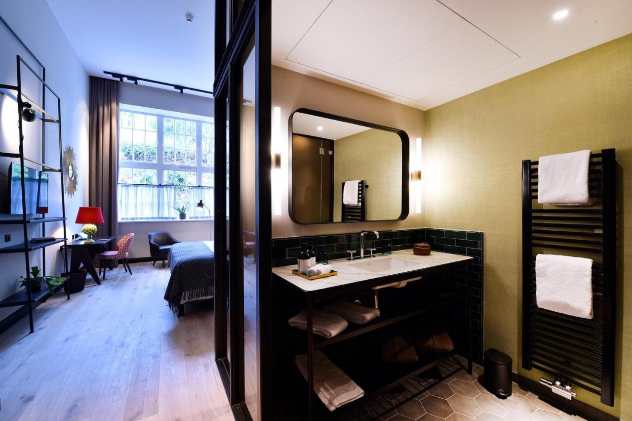 Das James Φλένσμπουργκ Εξωτερικό φωτογραφία A bathroom at the hotel