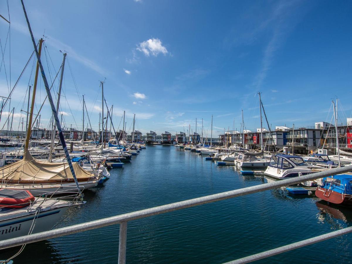 Das James Φλένσμπουργκ Εξωτερικό φωτογραφία The marina at Ocean Village